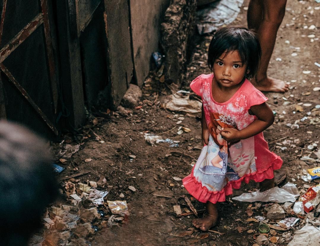 AVC Philippinen Mädchen in Armut 
